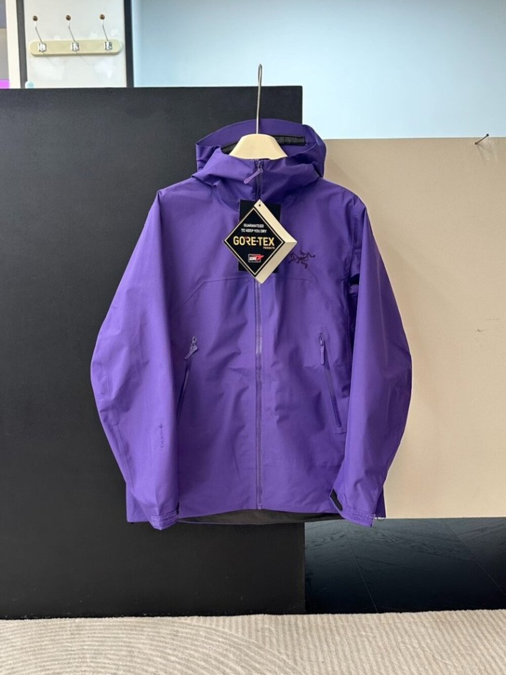 Deep purple waterproof and windproof shell jacket ski jacket windbreaker S